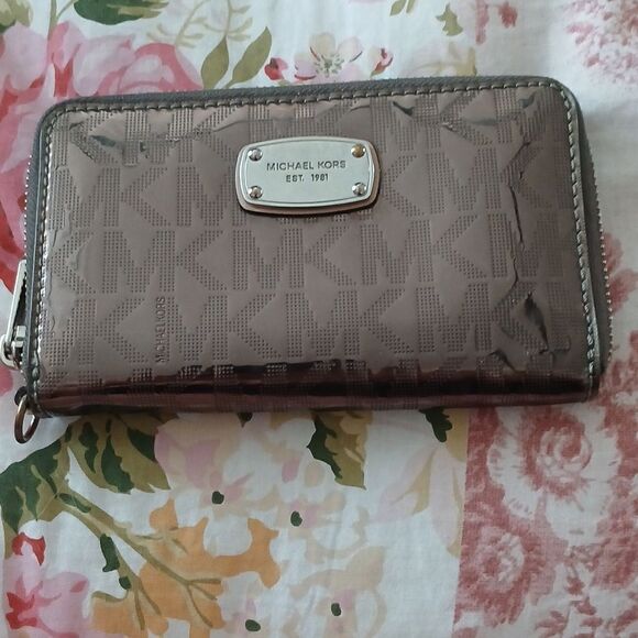 Michael Kors  - Picture 1 of 4